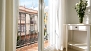 Sevilla Ferienwohnung - The bedroom has a small balcony.