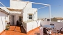 Sevilla Ferienwohnung - View of the apartment exterior with the shared outdoor area.